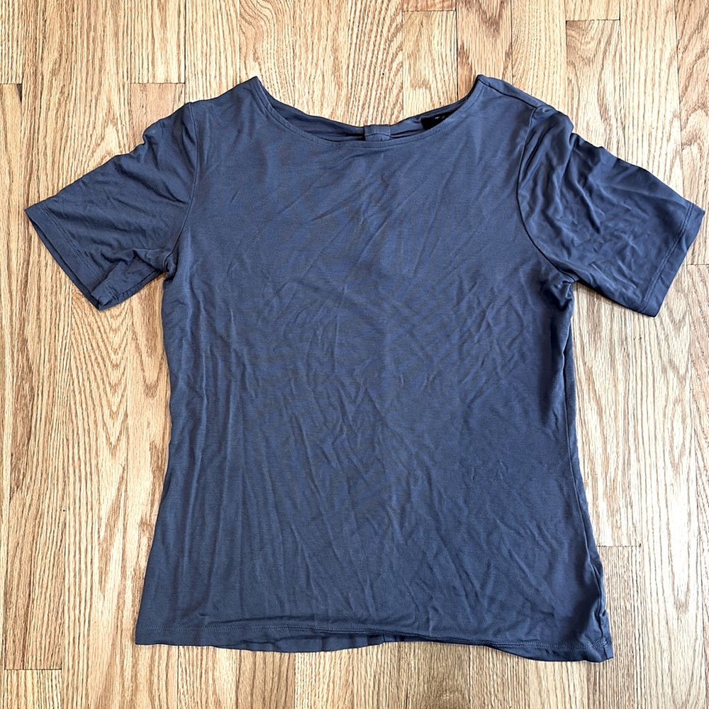 Tahari gray shirt